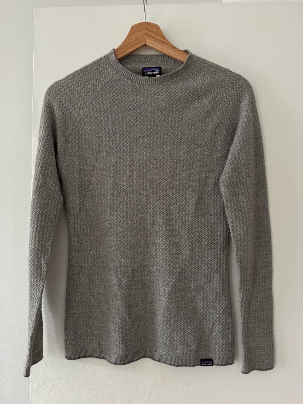 Patagonia women’s Merino Air crewneck sweater size S
